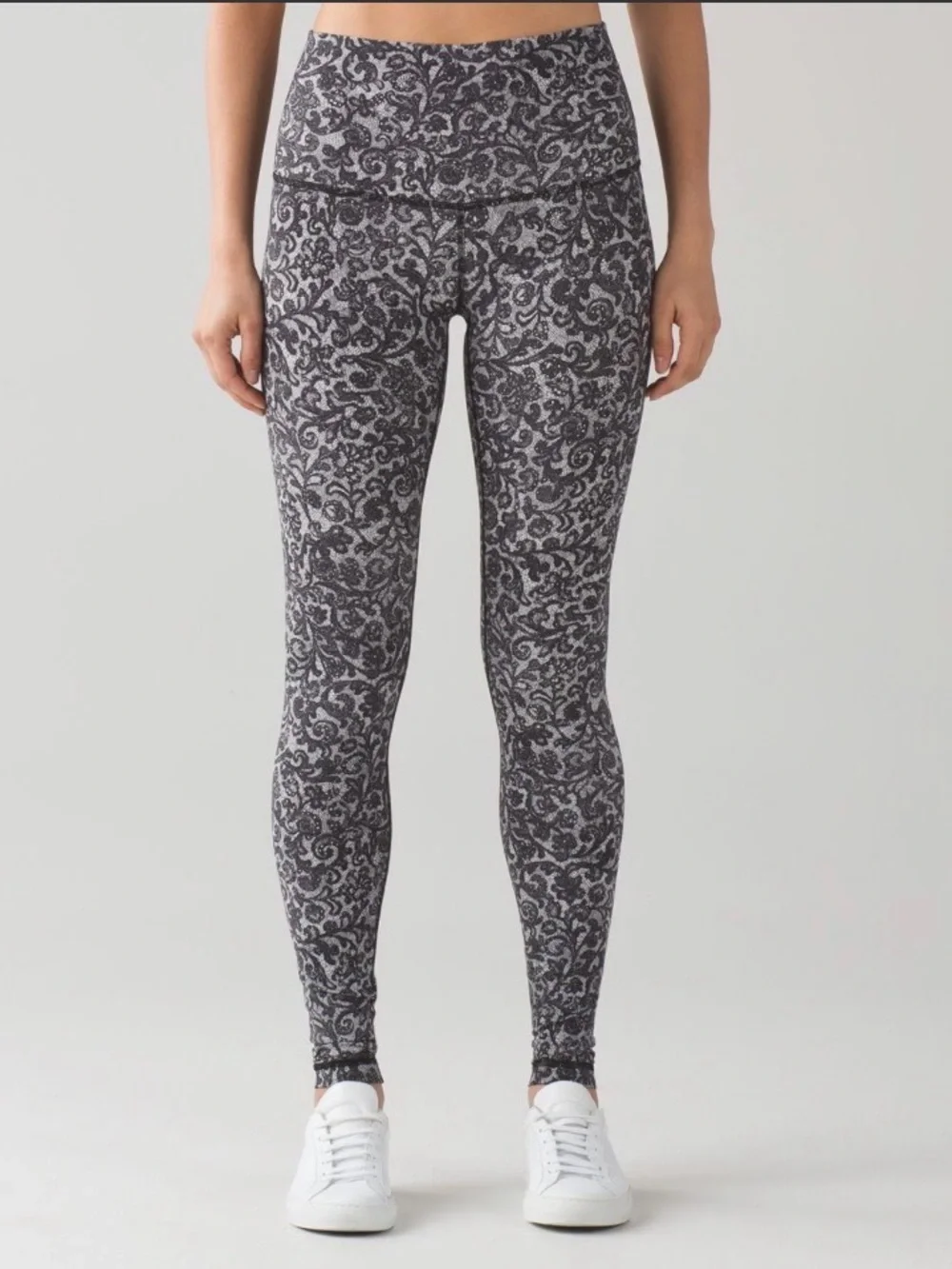 lululemon athletica Mini Cinder Lace High-Waist Wunder Under Pant Size 4